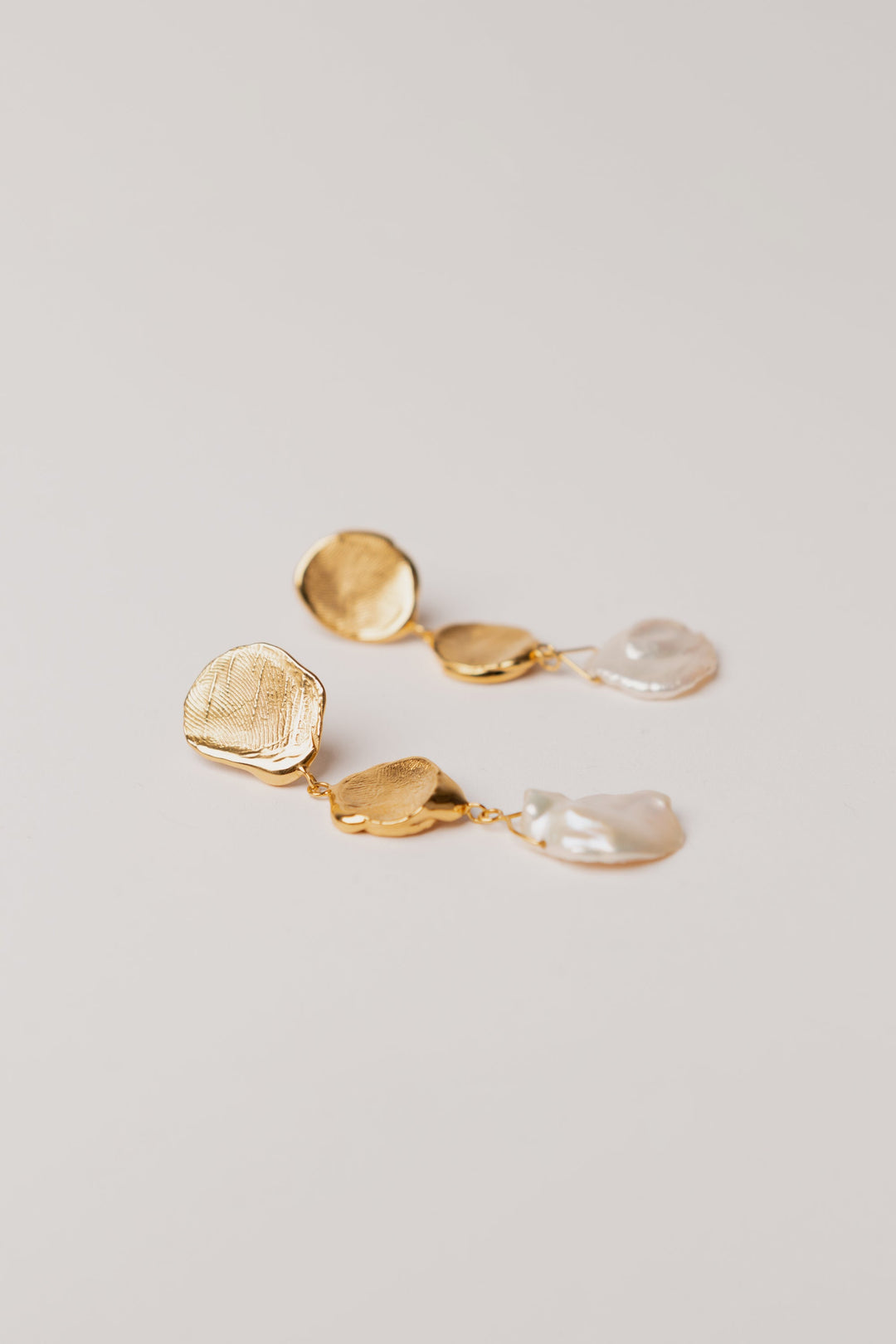 THE VERMEER EARRINGS LONG - GOLD PLATED